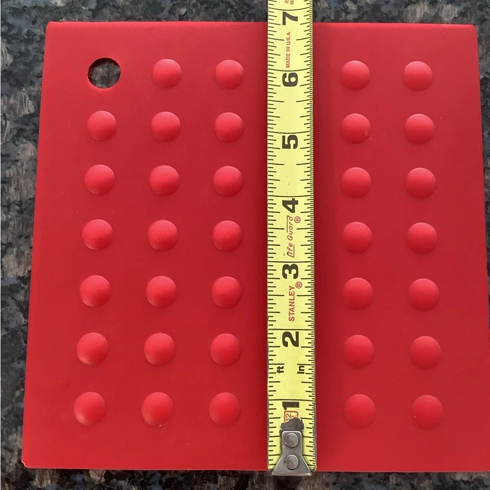 SET OF FOUR SILICONE POT HOLDERS